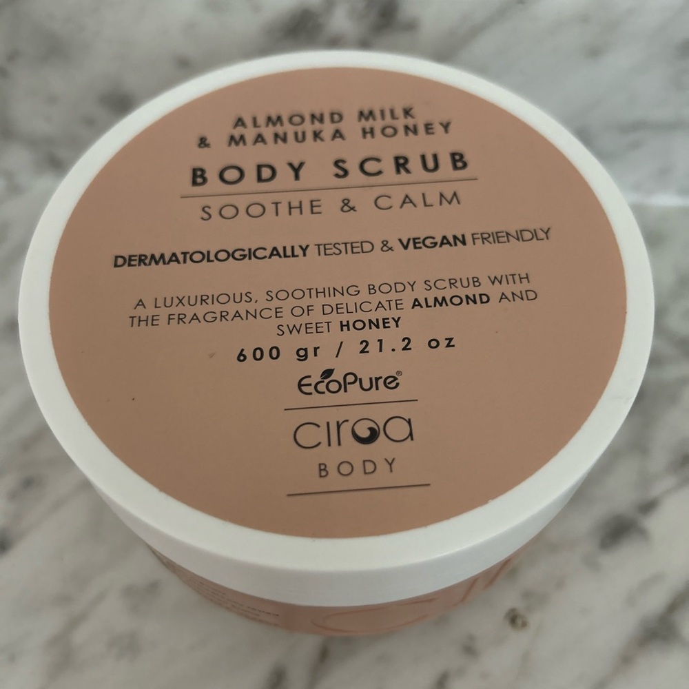 CIROA Almond Milk & Manuka Honey Body Scrub - Soothe & Calm 450 gr/18.8 fl oz